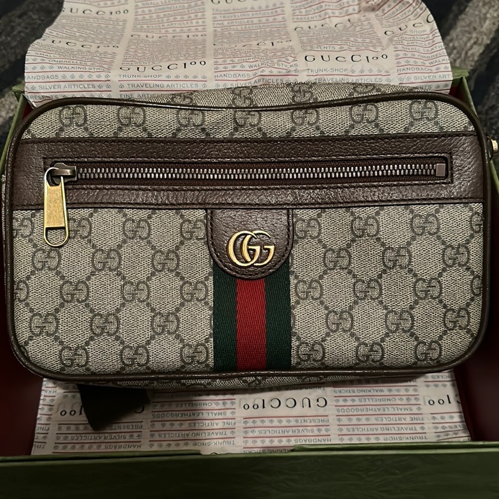 Gucci messenger bag
